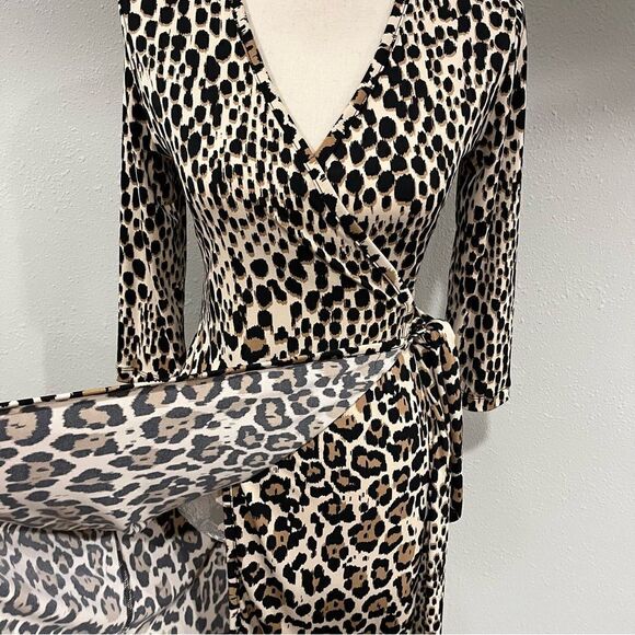 Banana Republic animal print Long sleeve wrap dress - Picture 7 of 14